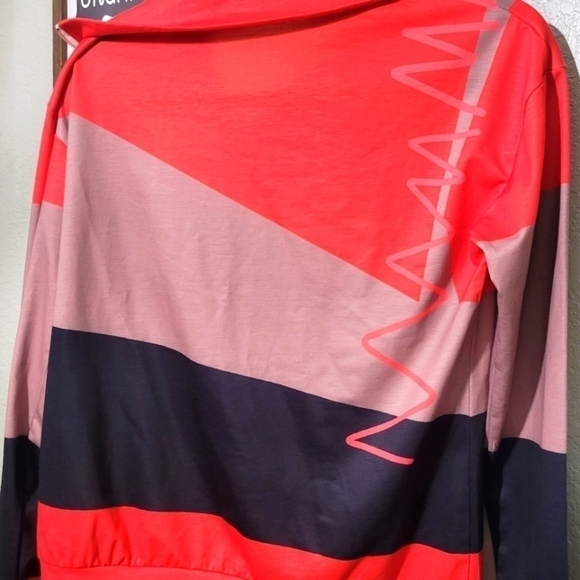 Exclusive sweater - Picture 6 of 6